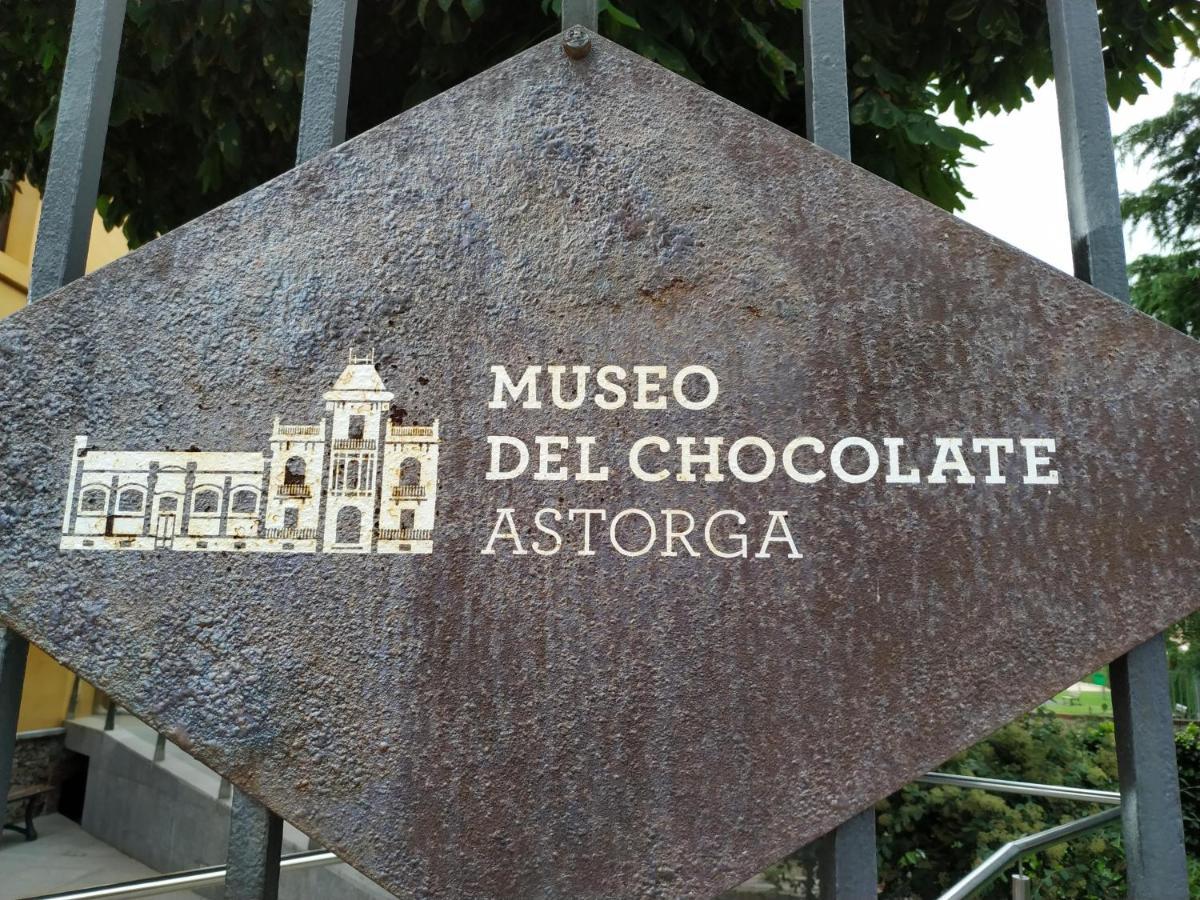 Edificio Valles Del Lupulo Astorga Exterior photo
